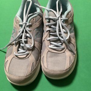 New Balance 877 (7.5) slightly worn